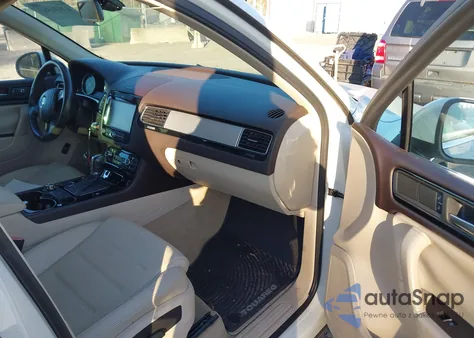 2011 Volkswagen Touareg Vr6 Sport from USA, damaged, VIN WVGFF9BP1BD001382